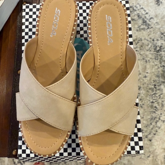 Wedged - Picture 1 of 3